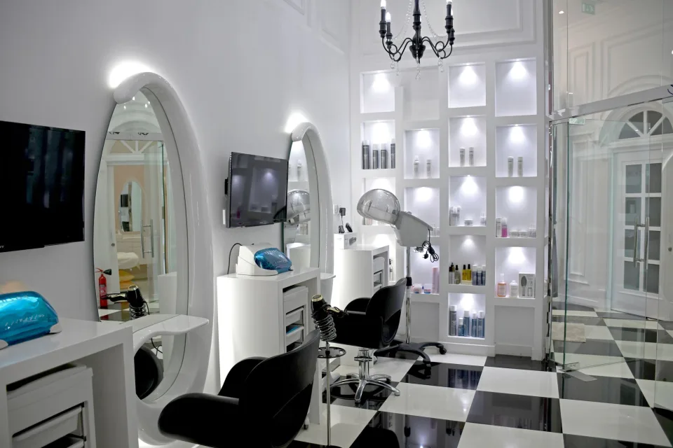 Nhuộm và hấp dưỡng tóc